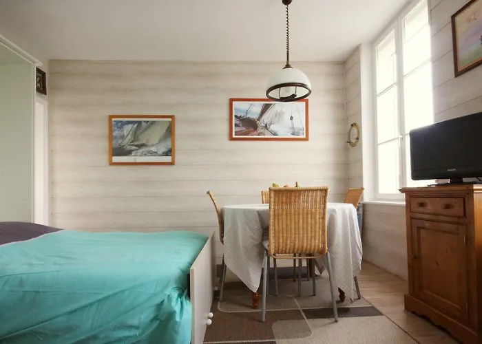 Le Quai Maupassant Апартаменты Фекам